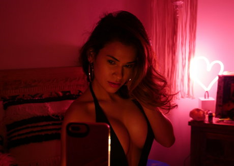 Vanessa Veracruz modèle xxx collection