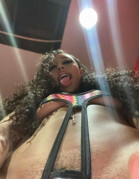 yazzyyams modèle de haute qualité des photos