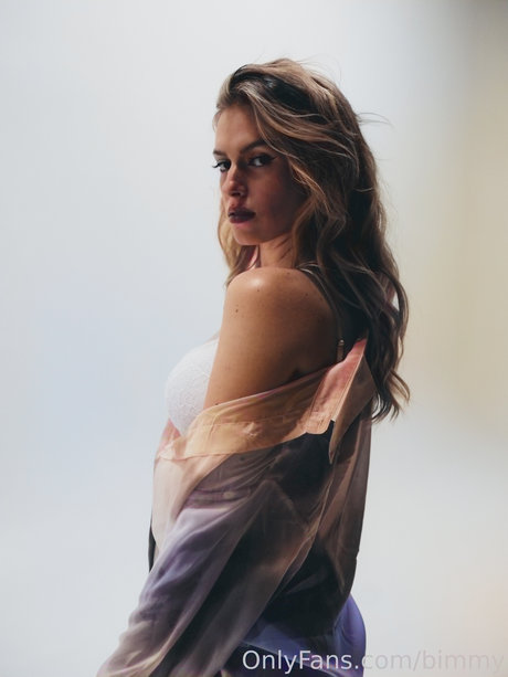 Barbara Dunkelman star exclusive images