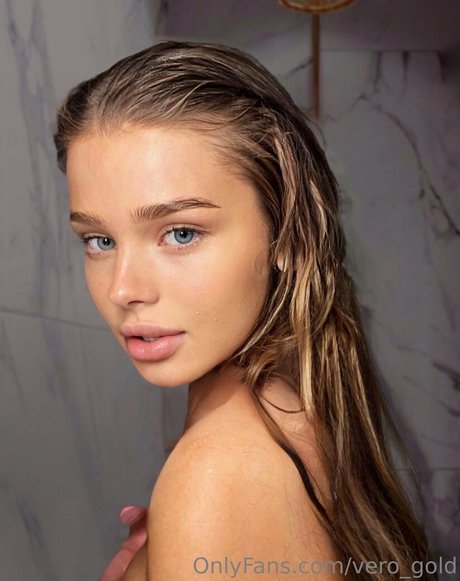 petits seins potelés onlyfans sexy de haute qualité photos