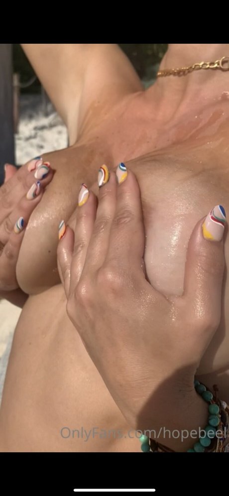 Hope Beel jolie actrice photo