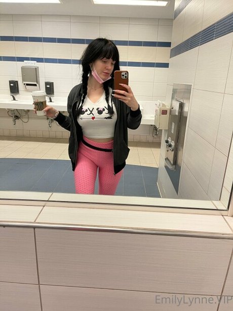 Emily Lynne modèle porno galeries