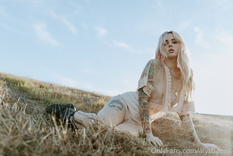 Alysha Nett modèle archive