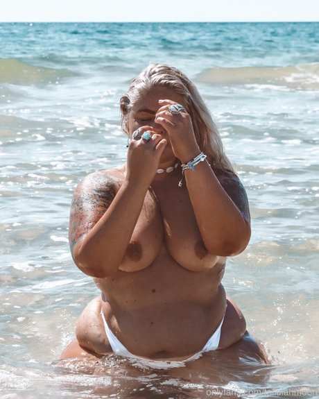 Tallulah Moon_ star du porno sympa des photos