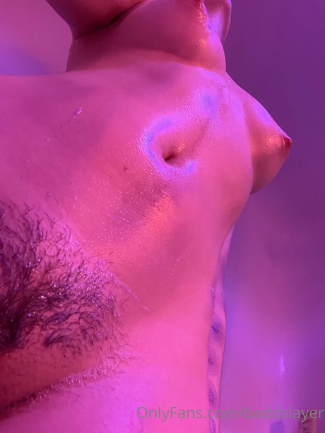 BadDragonSlayer beau modèle des photos