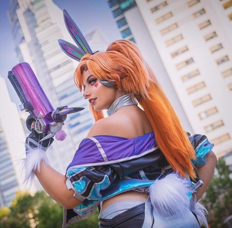 milf aux cheveux noirs onlyfans joli art collection