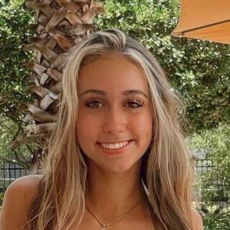 simsimsimsimii étoile adulte image