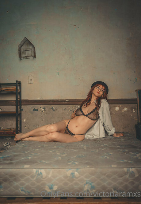 emilyforyouuu art star du porno photo