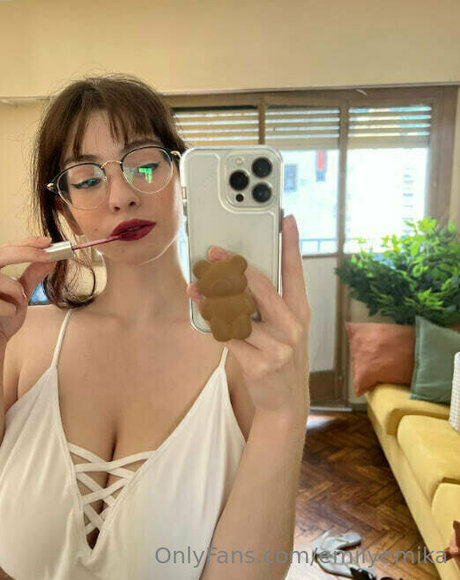 emilyforyouuu actrice xxx photo