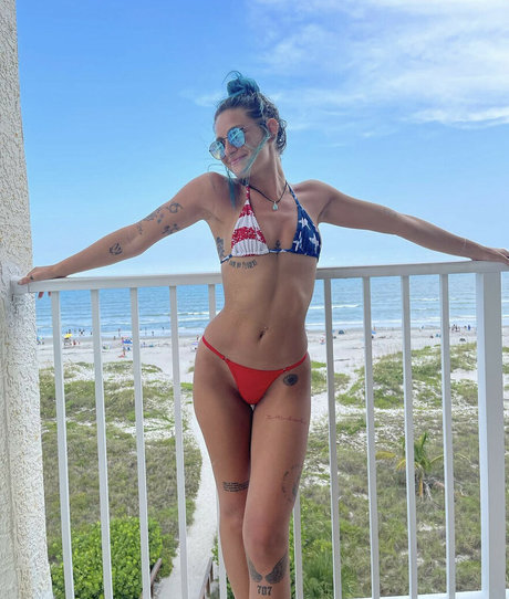 Nicoolee99 actrice chaude des photos