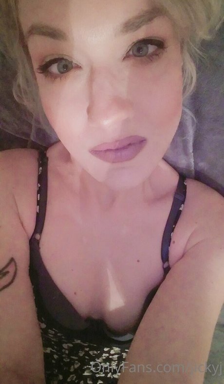 jickyj actrice de nus collection