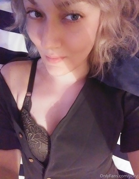 jickyj star du porno gratuit des photos