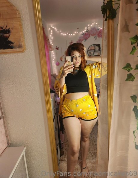 naomipeaches modèle galeries