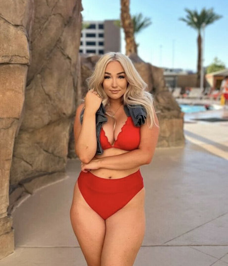 Whitney Wright modèle chaud img