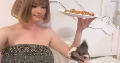 Avalon Warren modèle pornographique des photos