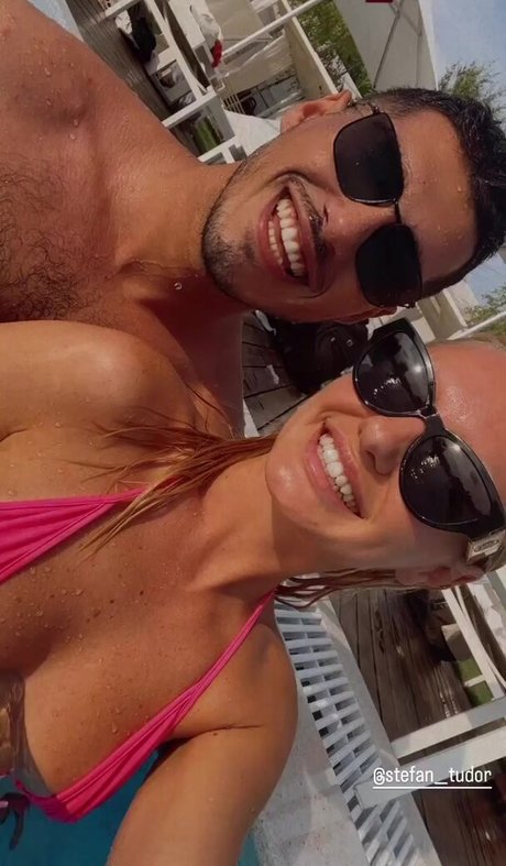 Alexandra Stan actrice libre galeries