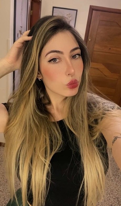 jolie pipe onlyfans nus gratuits photo