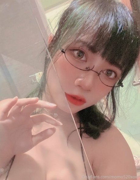 momo520xoxo star du porno chaud photos
