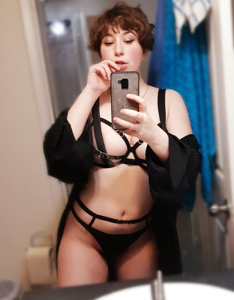 grrraves modèle pornographique img