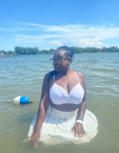 freebigtits6999 étoile exclusive galerie