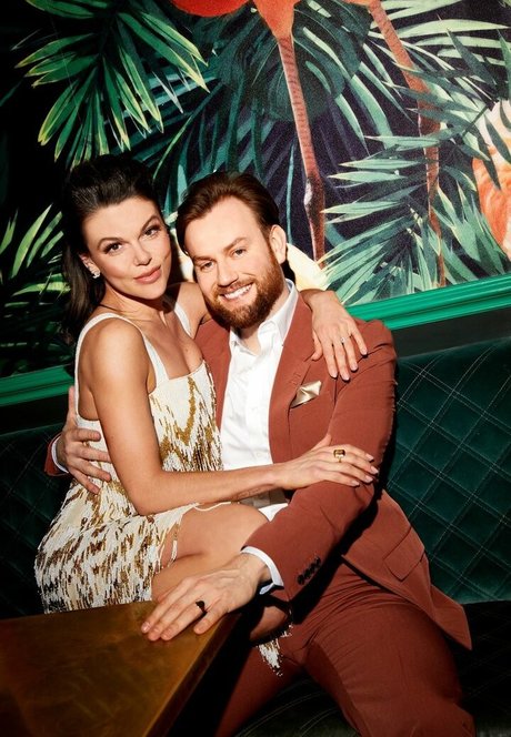 Faye Brookes haut étoile galeries