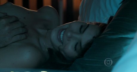 Camila Queiroz nus étoiles img