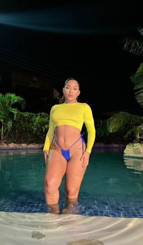 Vitoria Kelly modèle sexy galeries