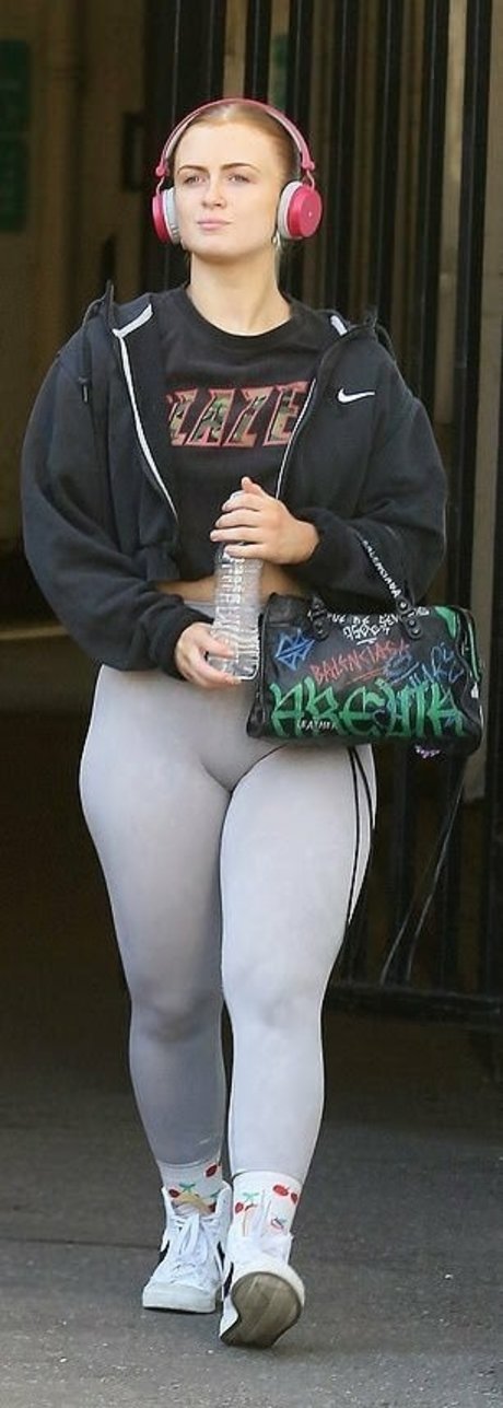 fellation sur la plage onlyfans nu xxx image