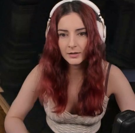 AnnieFuchsia étoile érotique archive