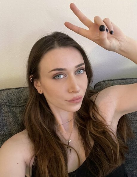 Ayytrae nus de stars du porno images