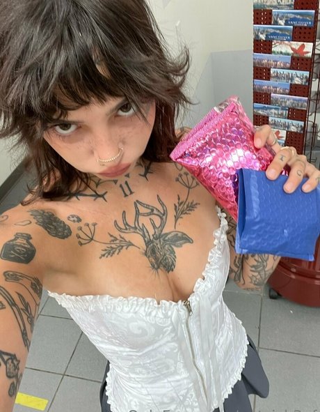 Notsick3 modèle xxx galerie