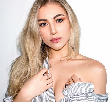 Emerome star du porno en haute qualité galerie