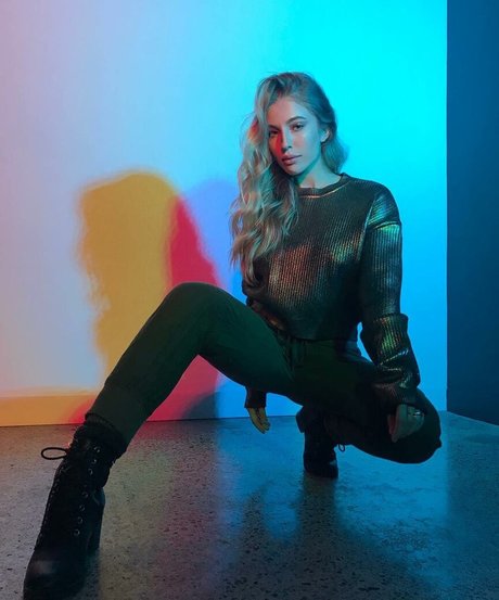 Emerome actrice érotique archive