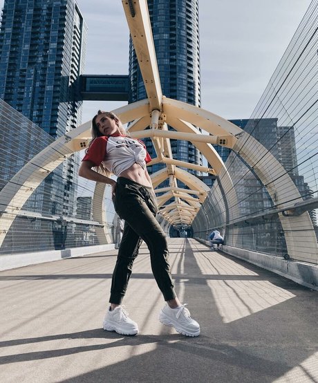 Emerome étoile nue des photos