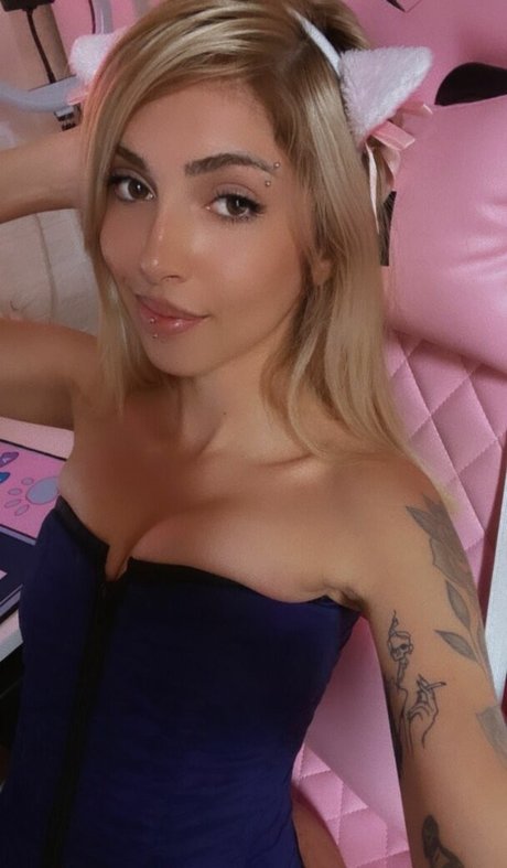 bikini ado onlyfans sexy belle image