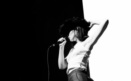 Gracie Abrams modèle pornographique photo