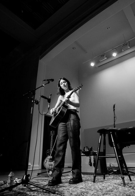 Gracie Abrams modèle de sexe photo