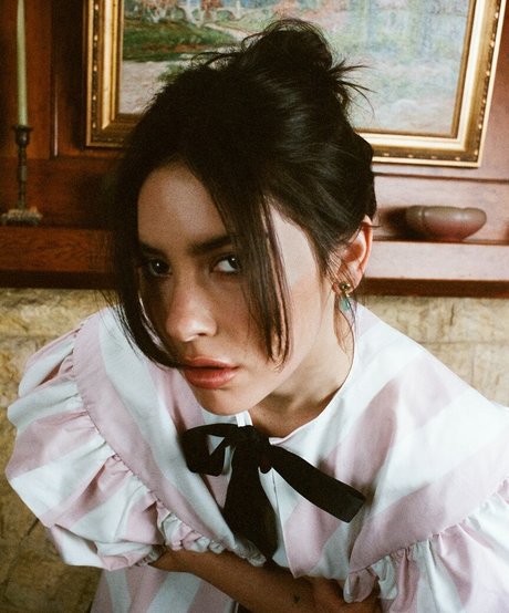 Gracie Abrams star du porno belle images