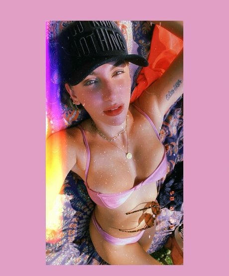 Carol Moreira modèle pornographique photos