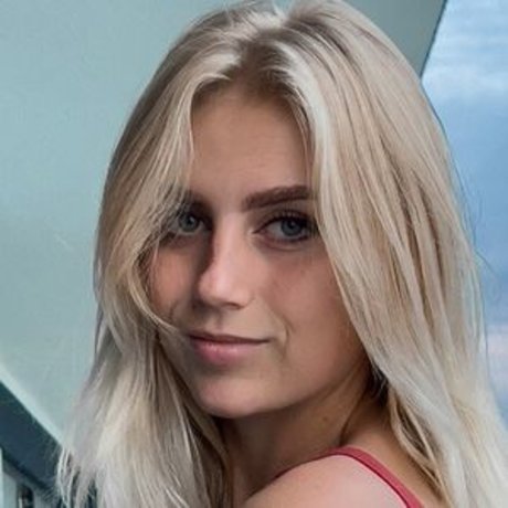 Yuliya Fox art star du porno des photos