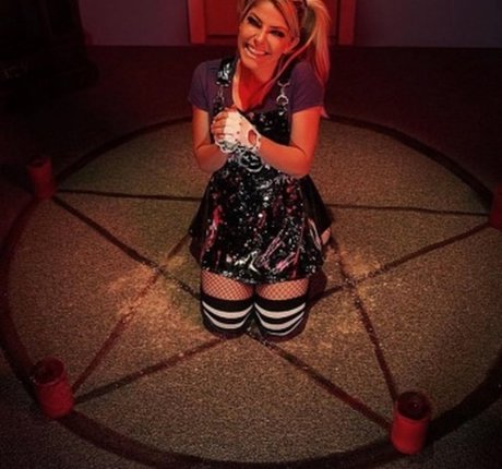 Alexa Bliss nus de stars du porno img