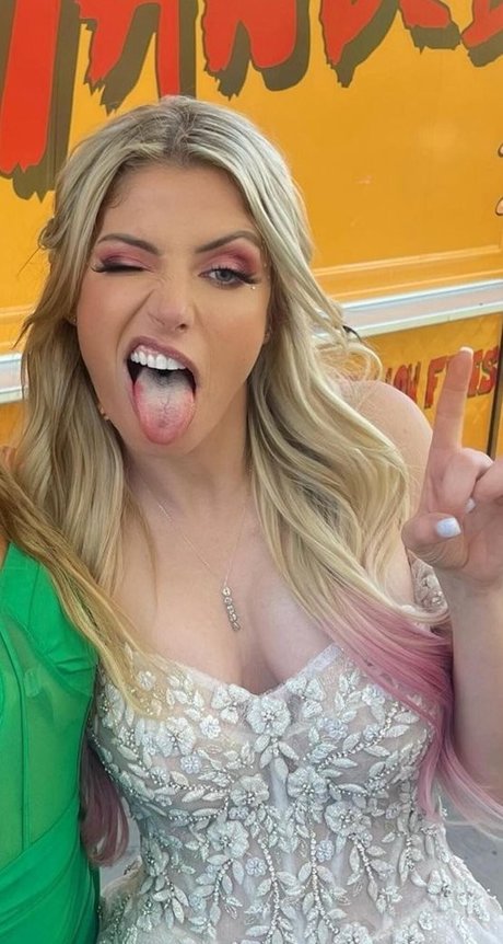 Alexa Bliss star du porno photos