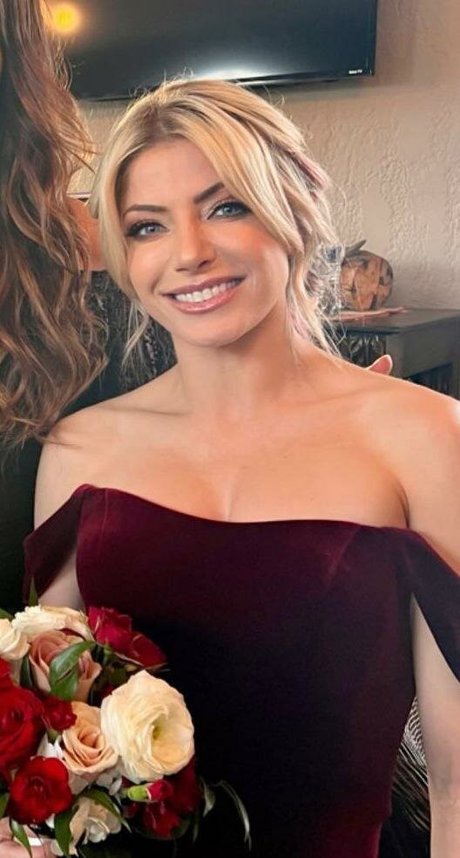 mamie gros seins onlyfans exclusivité érotique images