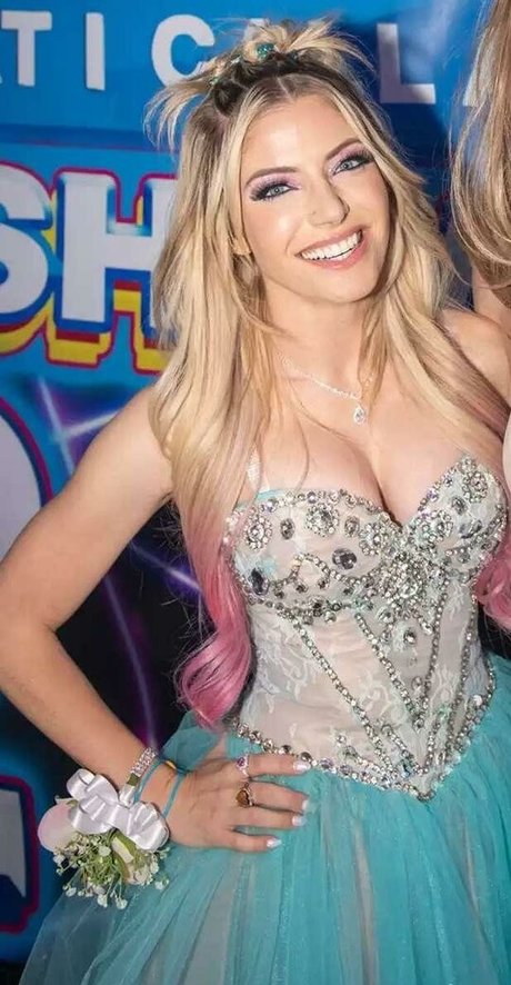 Alexa Bliss étoile nue images