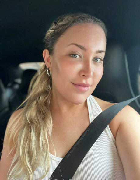 gynécologues uniquementfans nu exclusif image