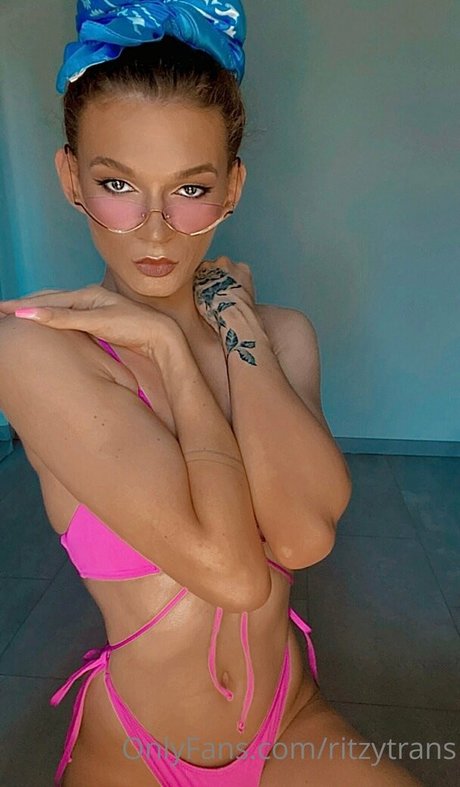 chatte chauve onlyfans porno de haute qualité collection