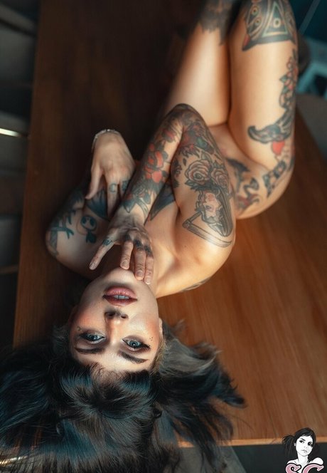 suicidegirls modèle de haute qualité collection