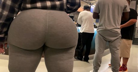 maman ébène onlyfans nu exclusif image