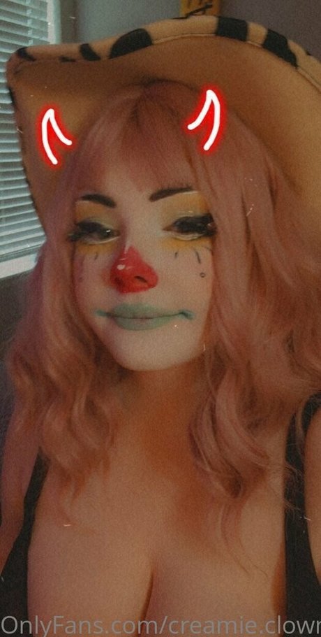 chaton potelé uniquementfans haut por image