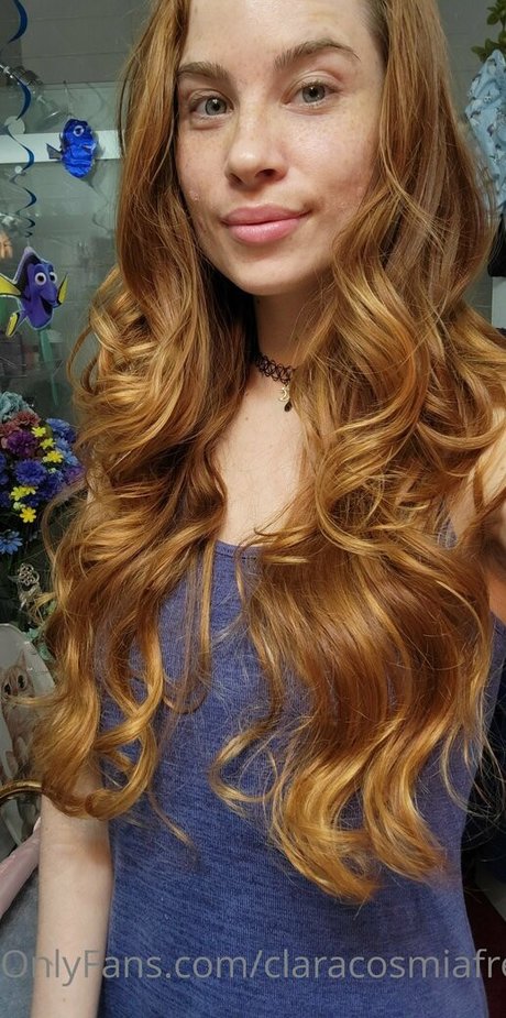 claracosmiafree modèle de haute qualité des photos